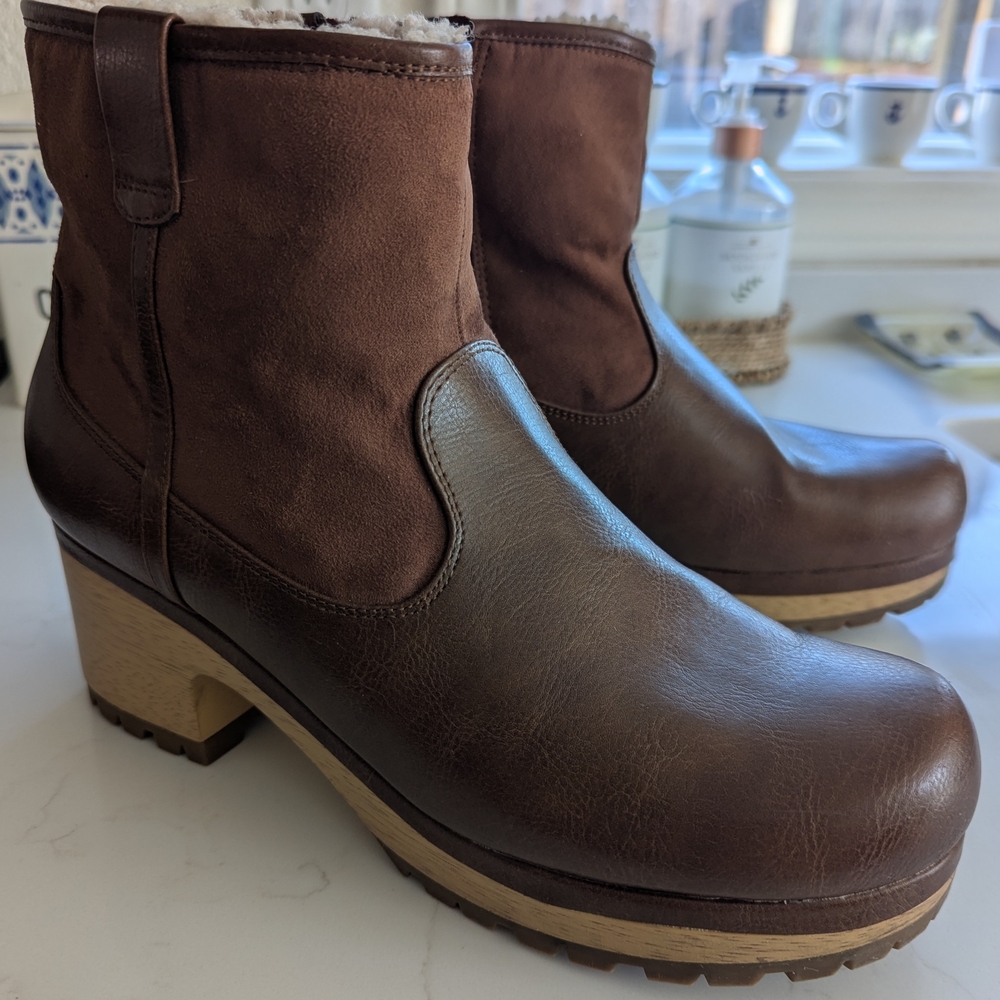 Universal Thread Rich Brown Heeled Boots
